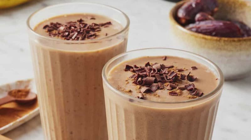 Healthy Snacks to Eat with Coffee: Top 15 Health Benefits 3 dark chocolate coffee benefits